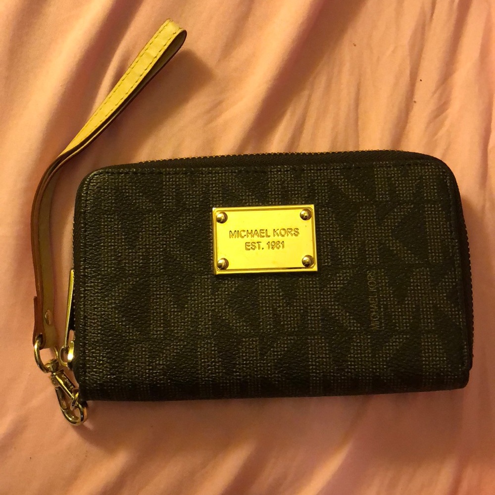 Michael Kors Wristlet